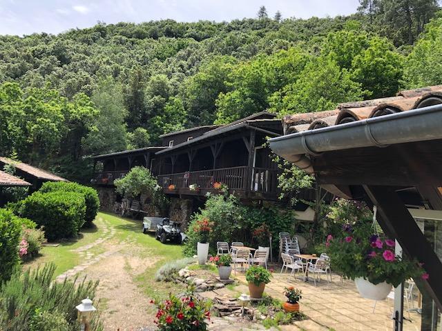 Le Sentier Des Arches Otel Beaumont  Dış mekan fotoğraf